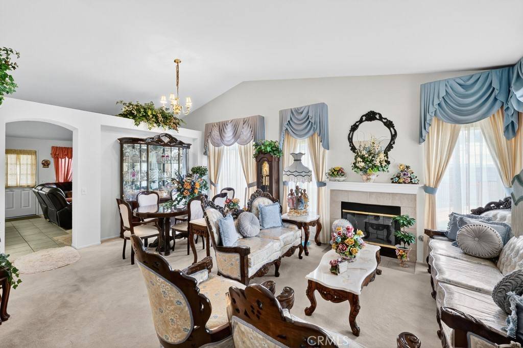 Fontana, CA 92335,15240 Carob