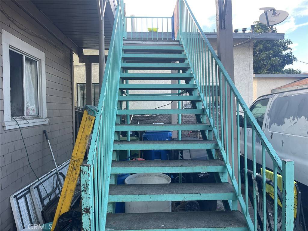 Los Angeles, CA 90011,317 E 36th ST