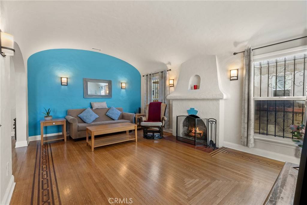 Los Angeles, CA 90047,1848 W 78th