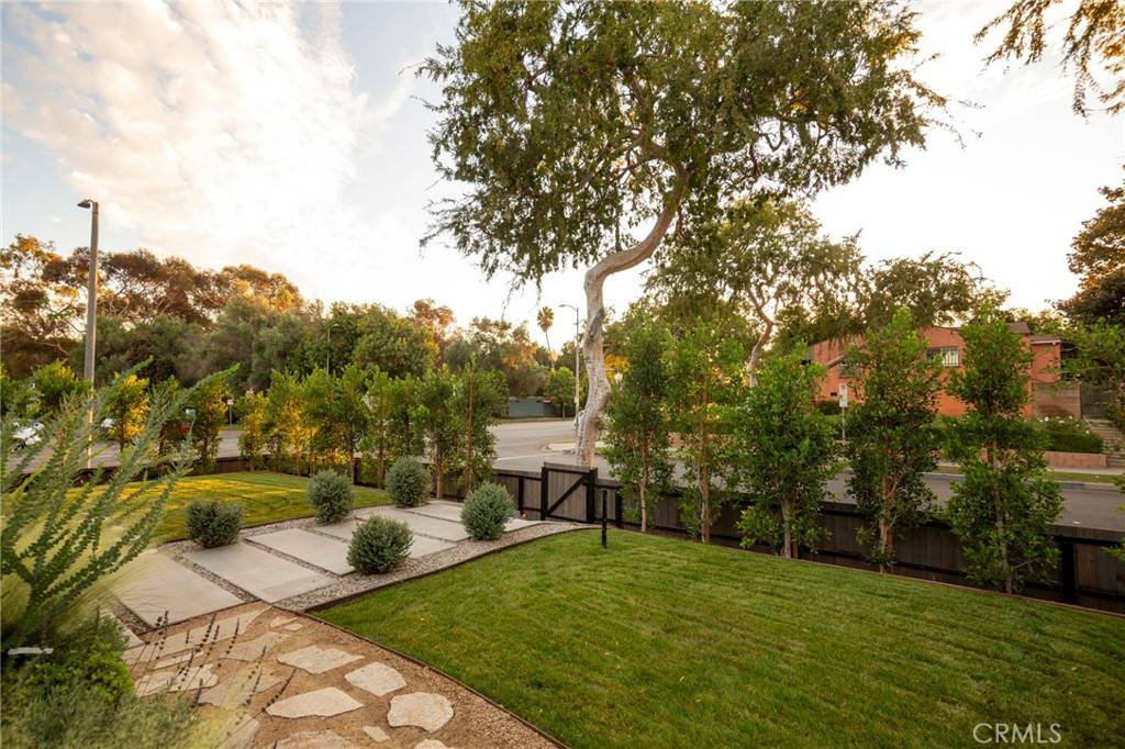 Los Angeles, CA 90016,3554 S Sycamore