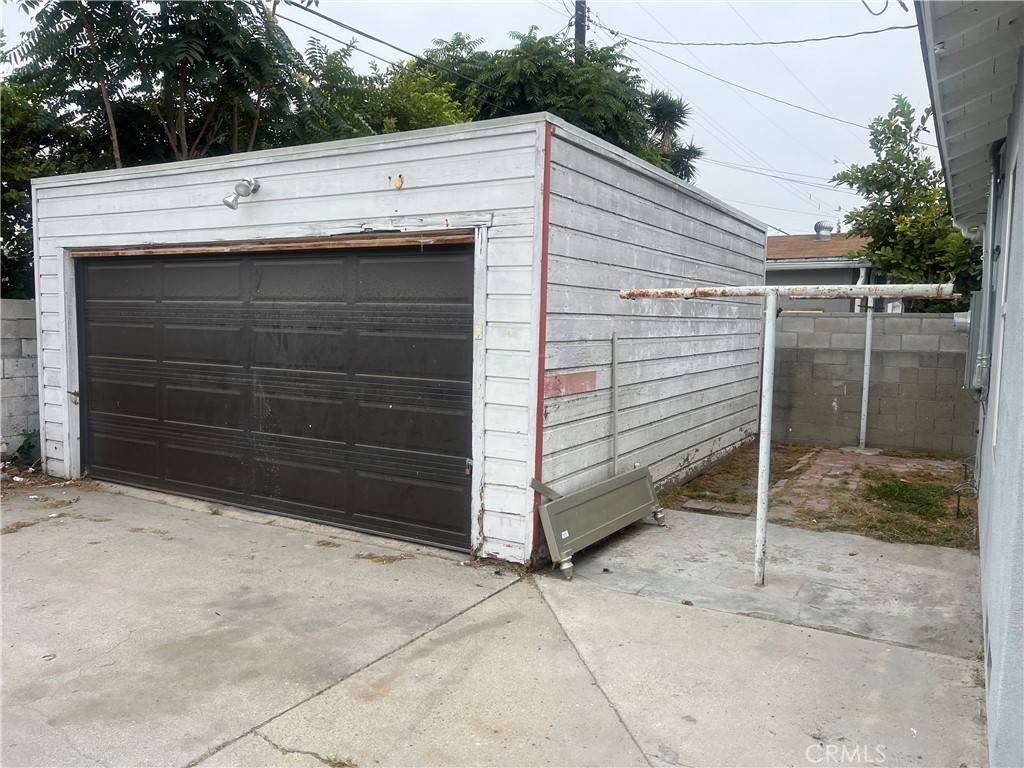 Compton, CA 90220,350 W Poplar