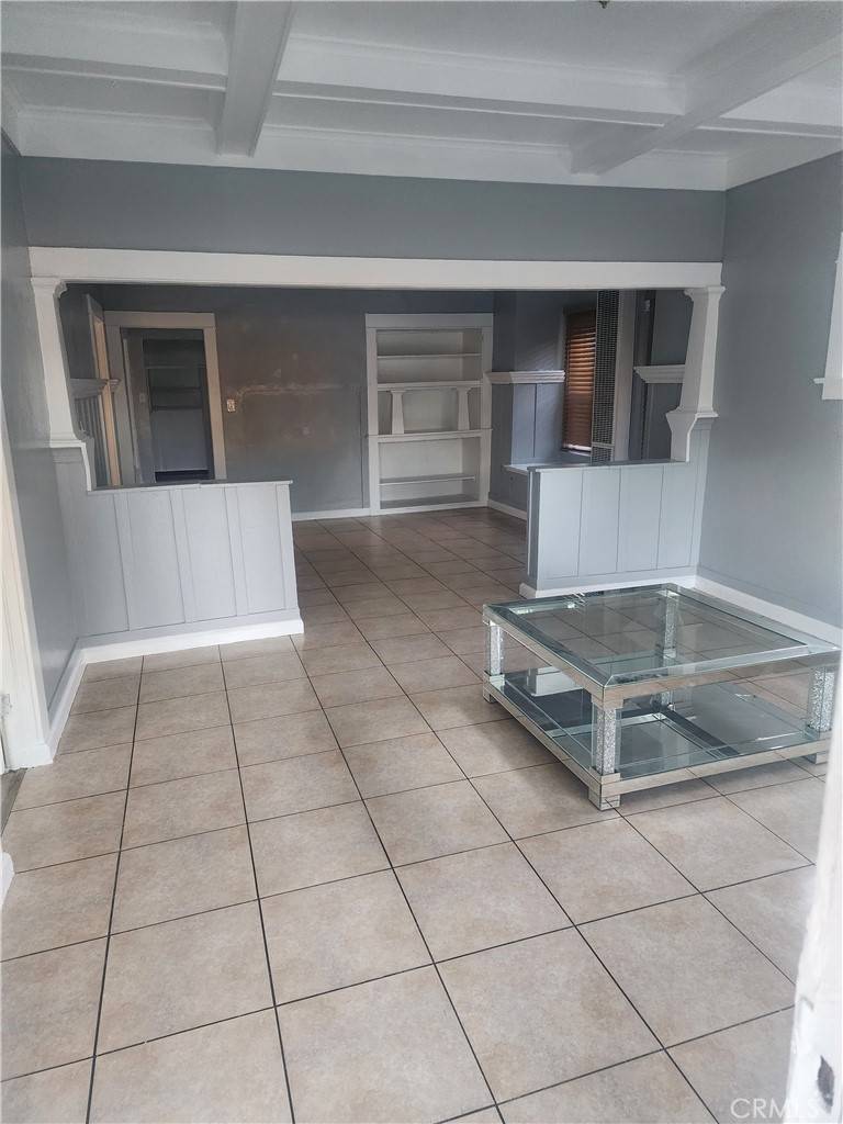 Los Angeles, CA 90011,1470 E 42nd