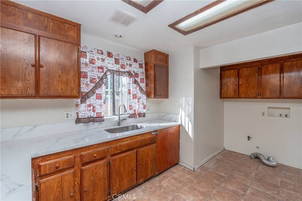 Pomona, CA 91766,905 Fremont St