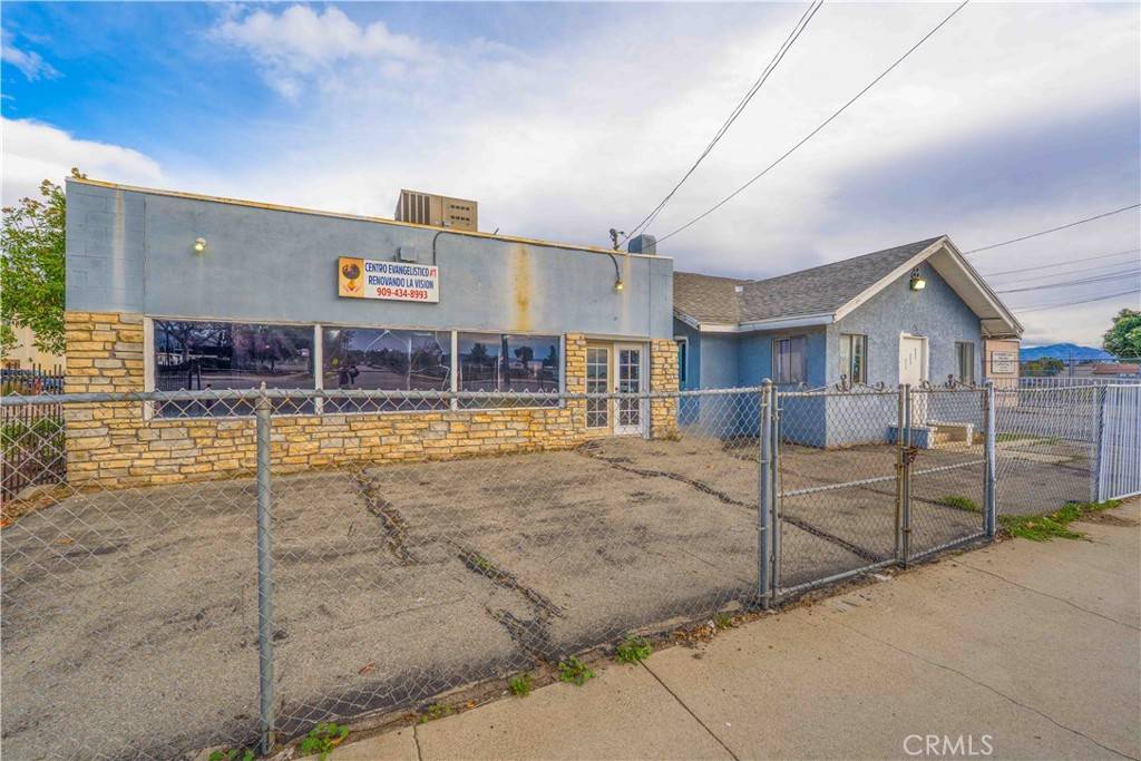 Fontana, CA 92335,17606 Arrow