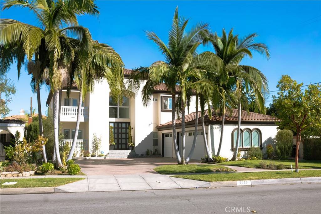 Downey, CA 90240,9069 Gallatin