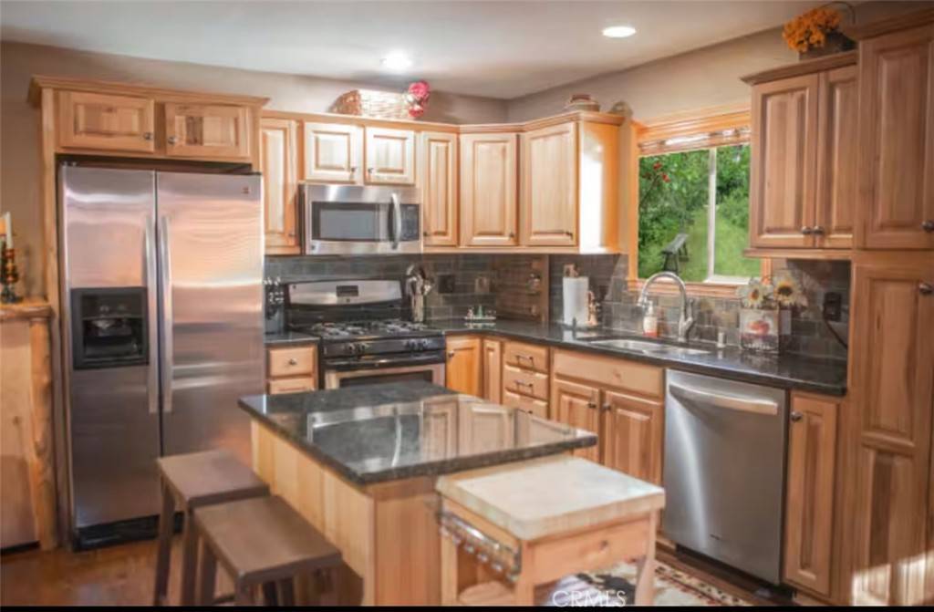 Big Bear City, CA 92314,901 Anita