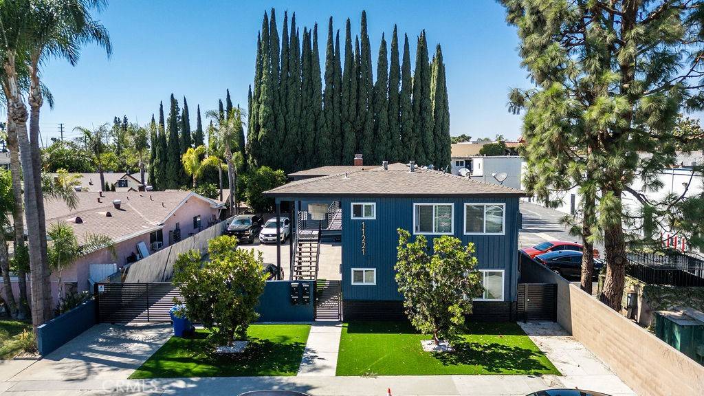 Downey, CA 90241,11221 Pangborn