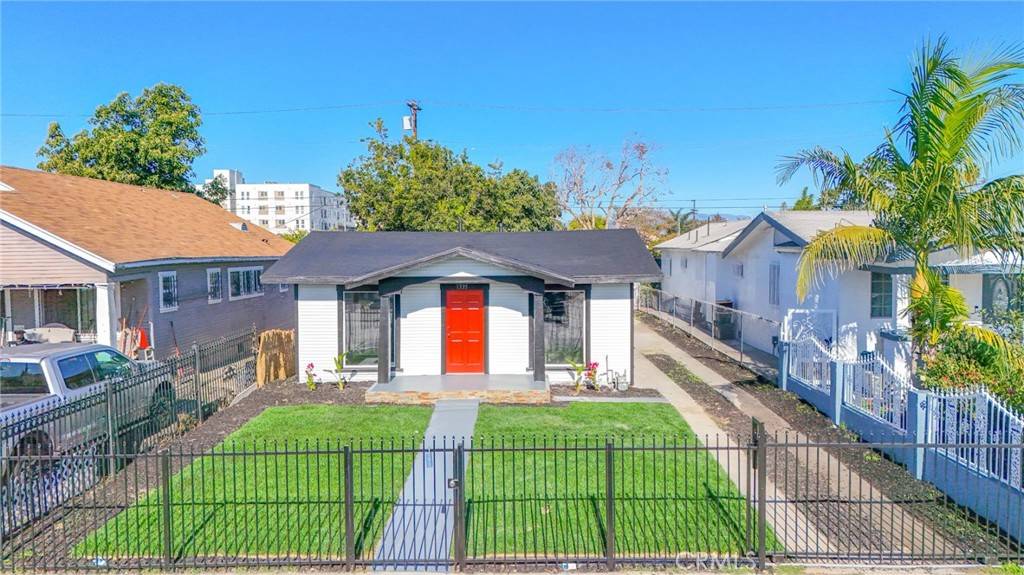 Los Angeles, CA 90044,1335 W 68th