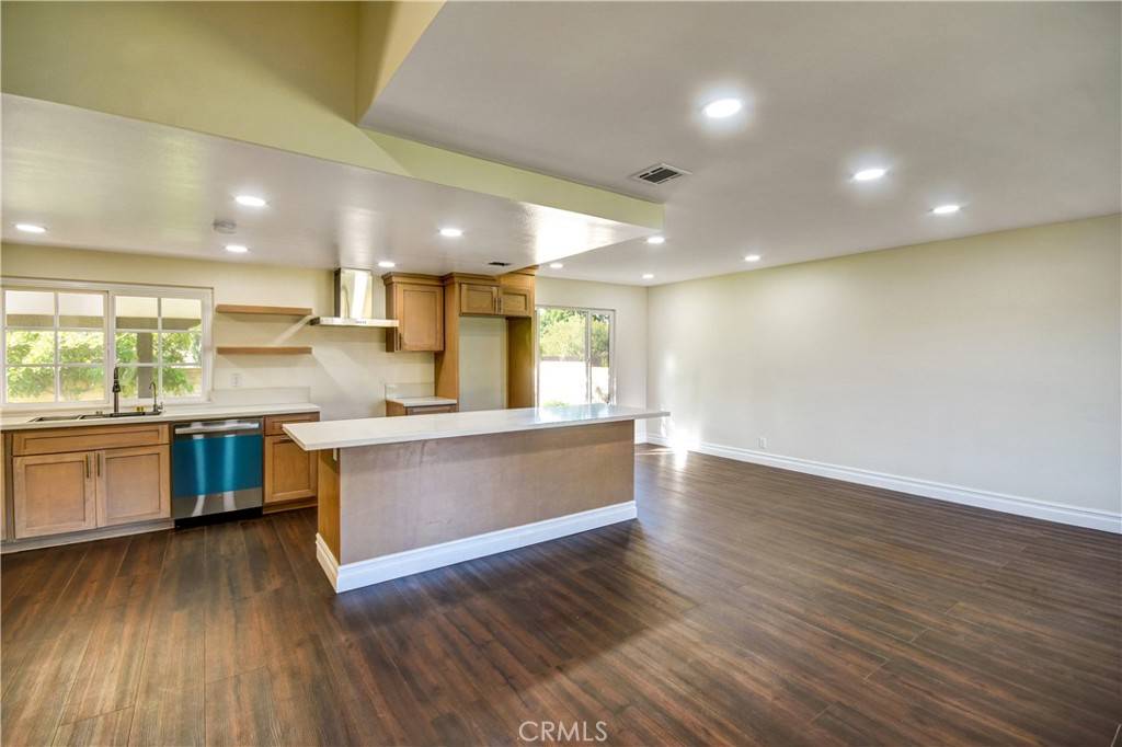 San Dimas, CA 91773,913 Bristol