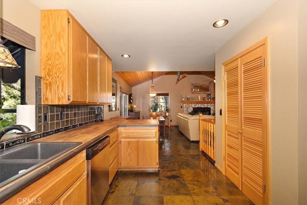 Lake Arrowhead, CA 92352,450 Merrimack DR