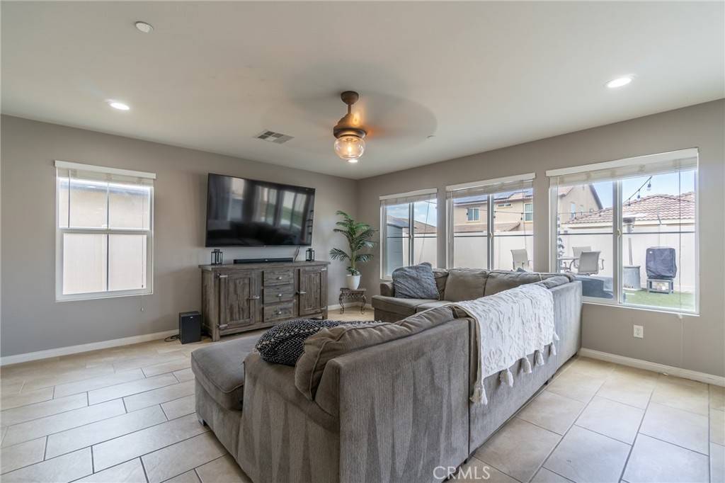 Perris, CA 92570,3445 Sequoia CT