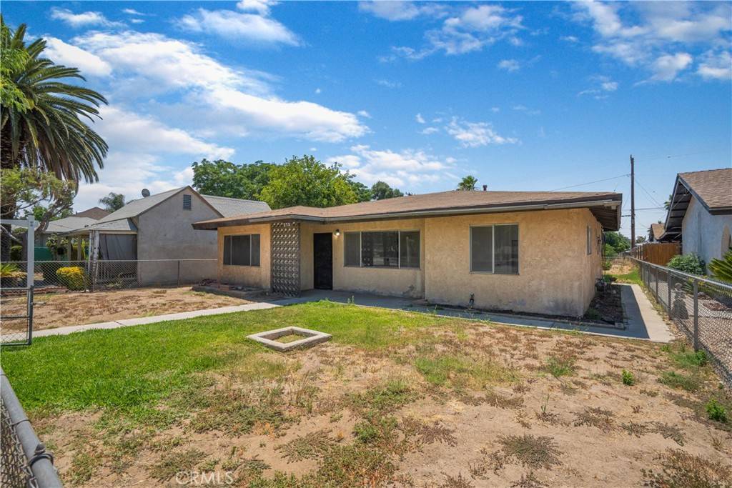 Colton, CA 92324,272 W N ST