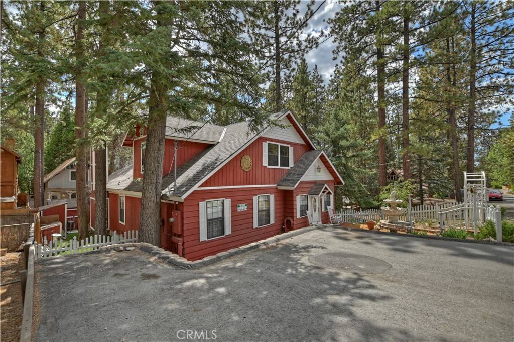Big Bear Lake, CA 92315,43035 Encino RD