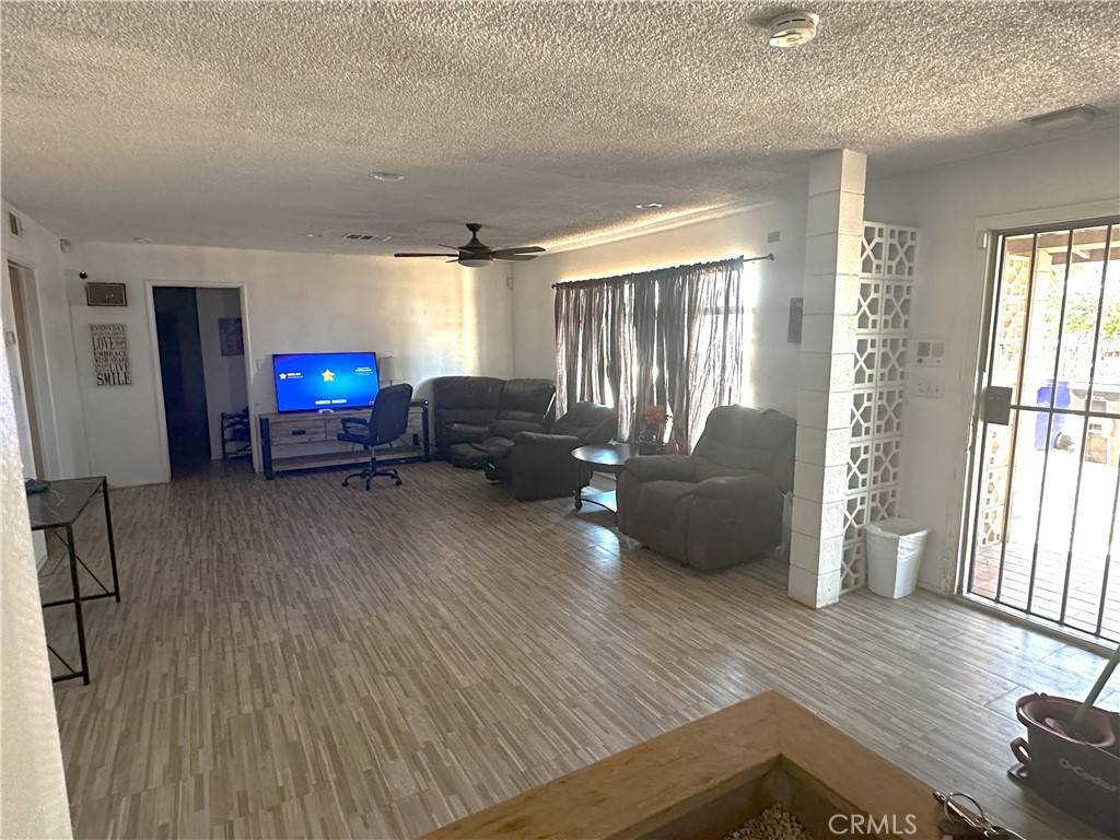 Victorville, CA 92395,14822 Rodeo DR