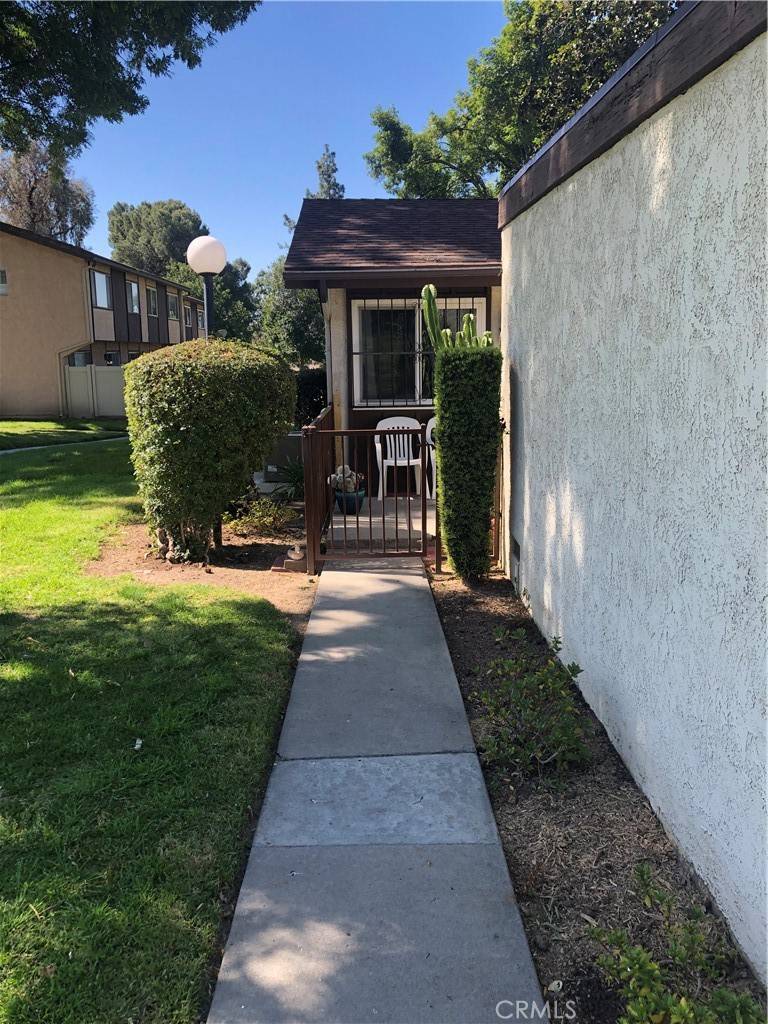San Bernardino, CA 92404,2077 Locust CT