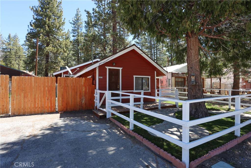 Fawnskin, CA 92333,39222 North Shore DR