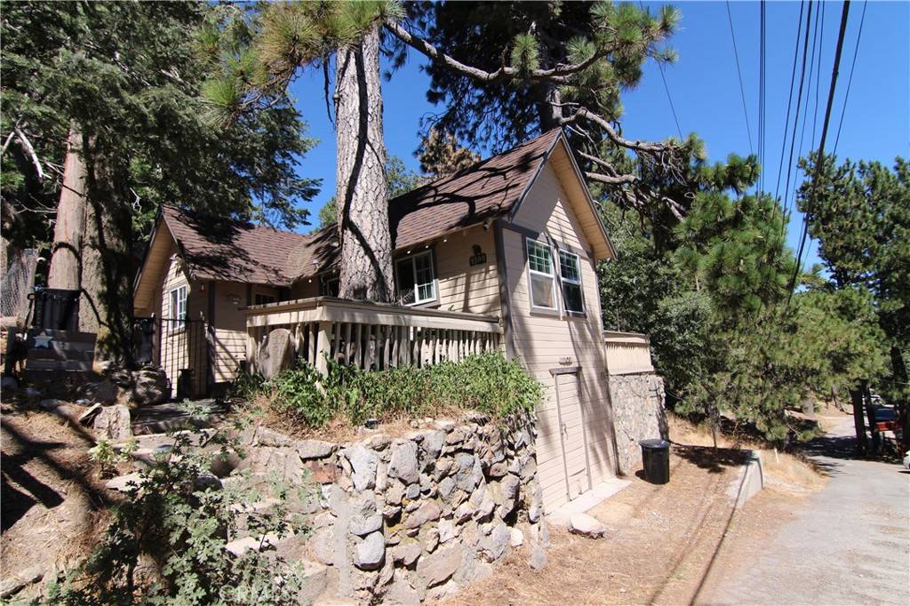 Rimforest, CA 92378,1109 Scenic WAY