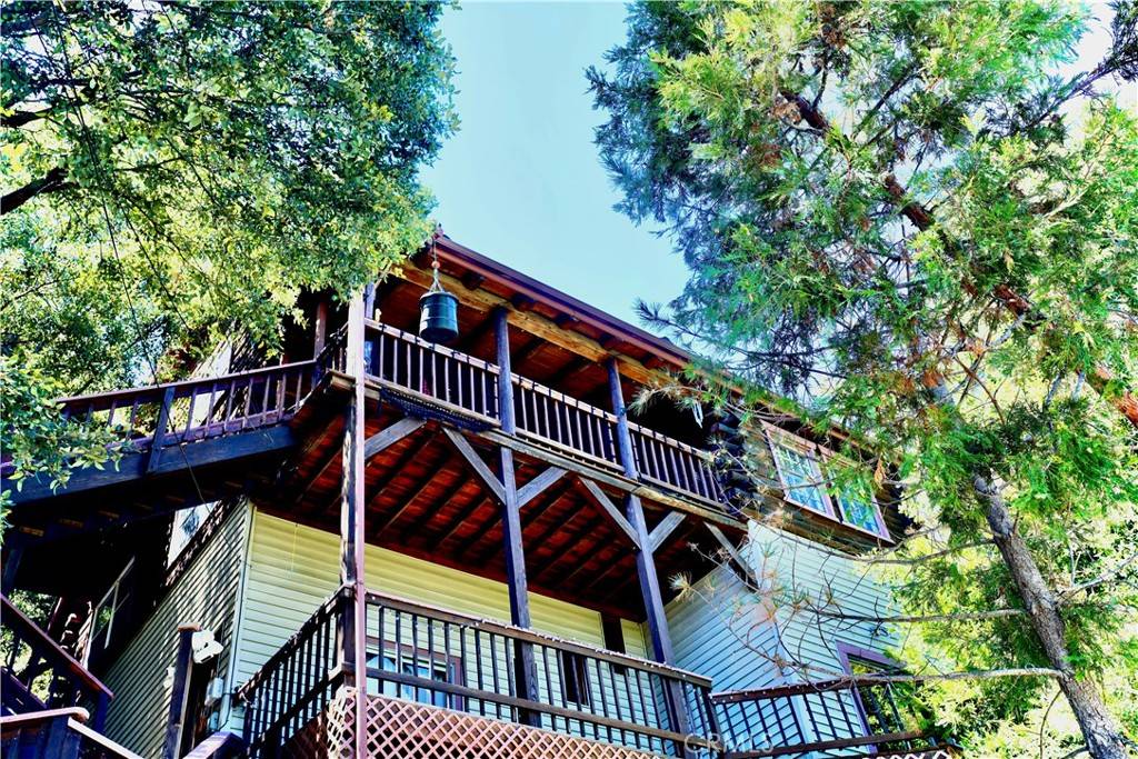 Crestline, CA 92325,1070 Jungfrau DR