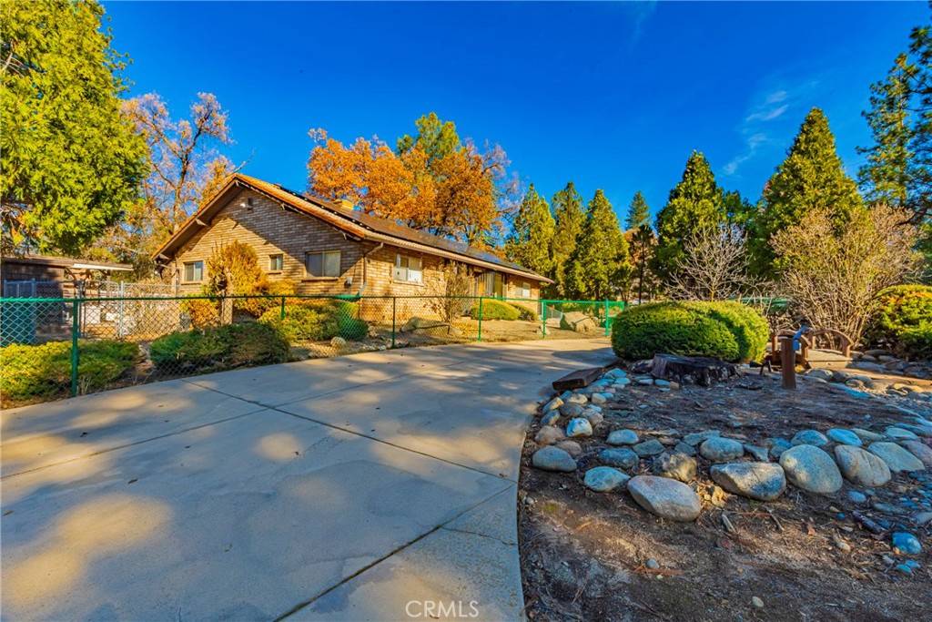 Oakhurst, CA 93644,48895 Rock Point RD