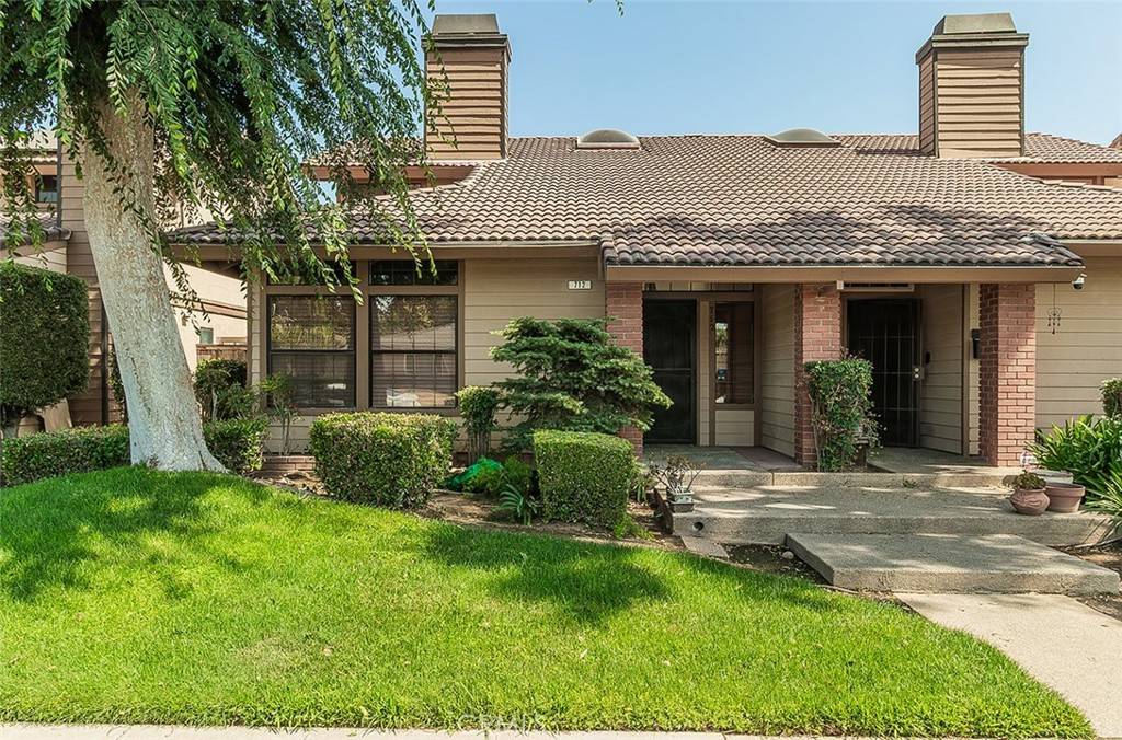 Fresno, CA 93710,712 E Magill AVE