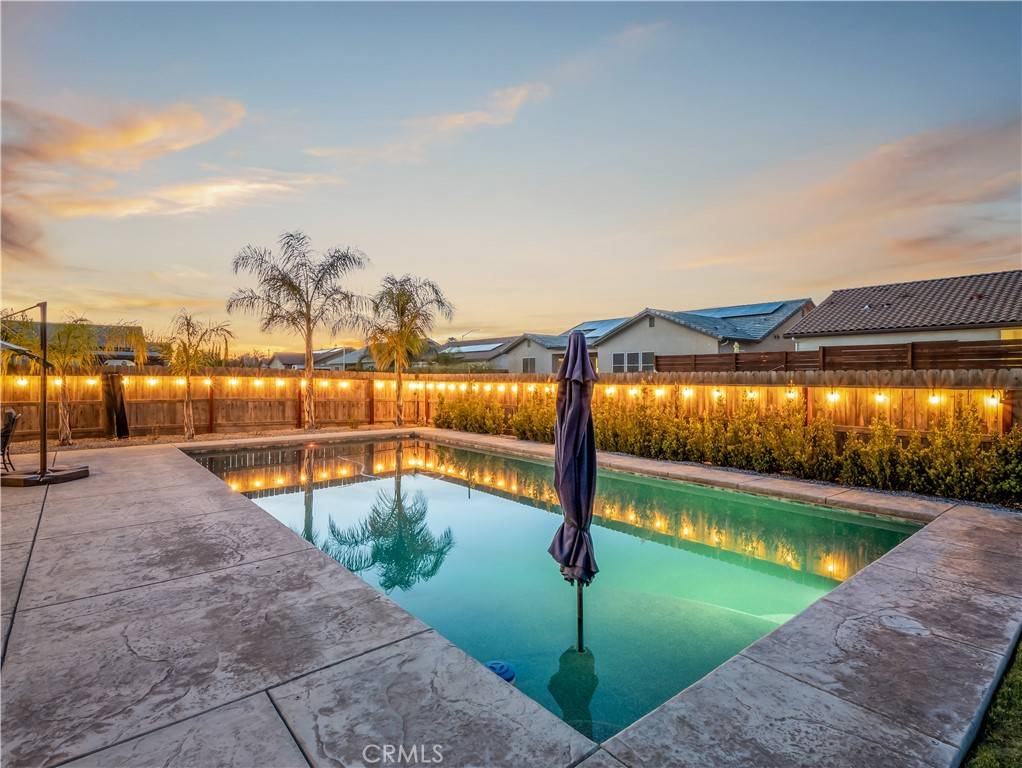 Kingsburg, CA 93631,1943 Silverbrooke