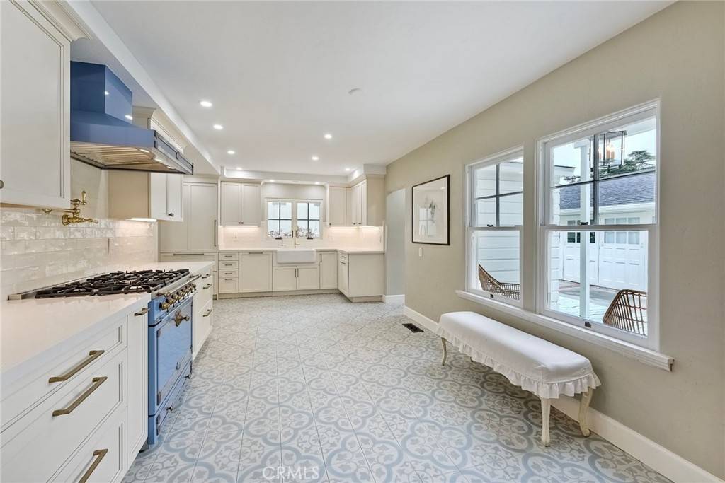 637 Arenas St. La Jolla, CA 92037