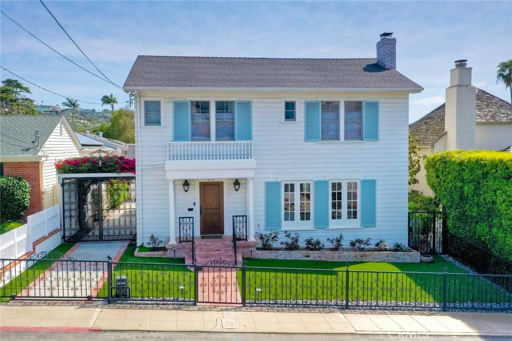 La Jolla, CA 92037,637 Arenas St.
