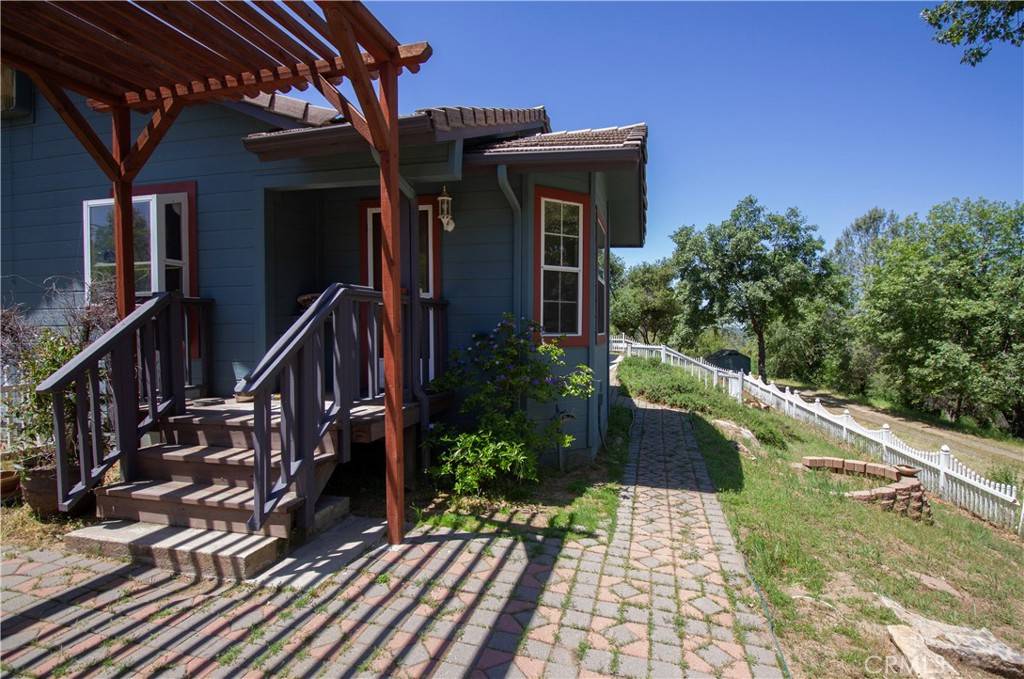 North Fork, CA 93643,32760 Ram LN