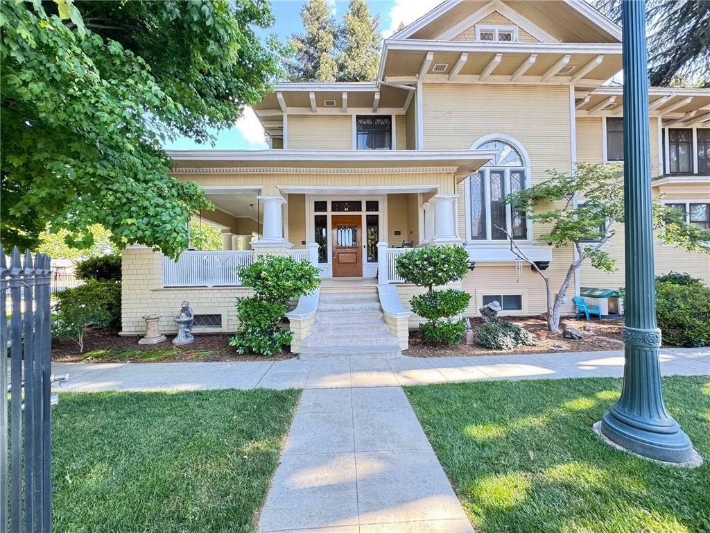 Visalia, CA 93291,631 N Encina ST