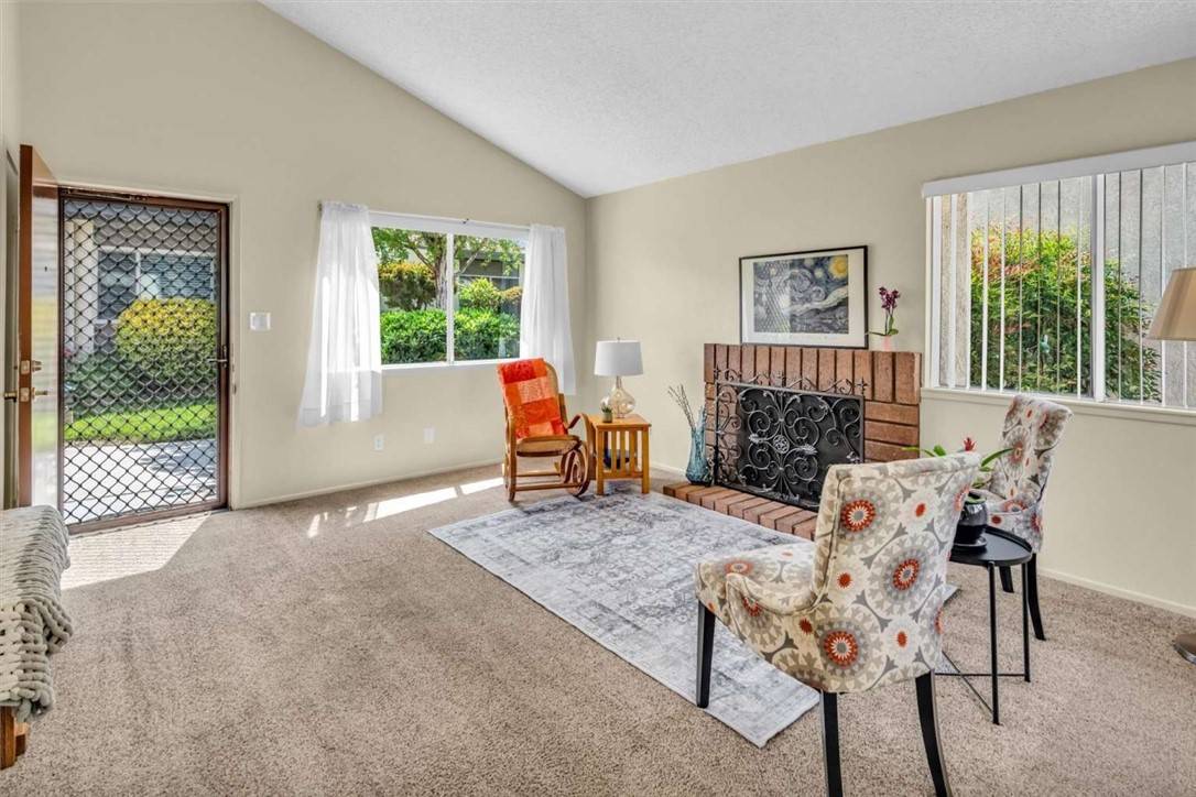 Redlands, CA 92374,1582 Lisa LN
