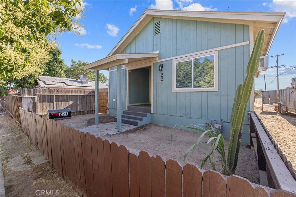 Fresno, CA 93701,221 N Orchard ST
