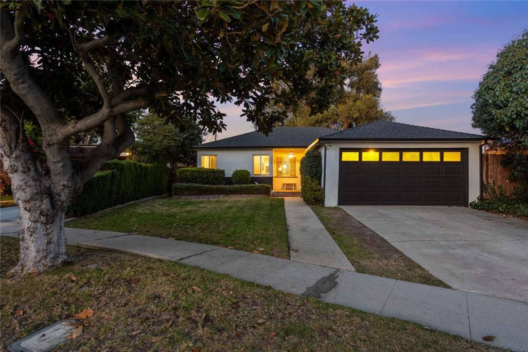 Los Angeles, CA 90045,5923 Abernathy DR
