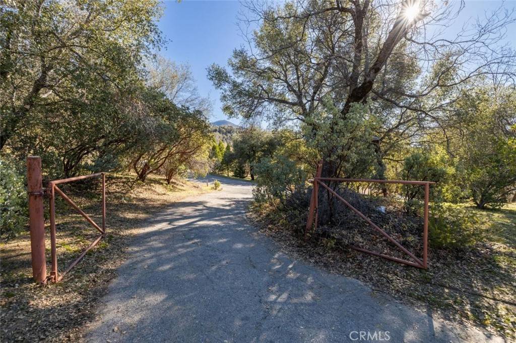 North Fork, CA 93643,33030 Road 233