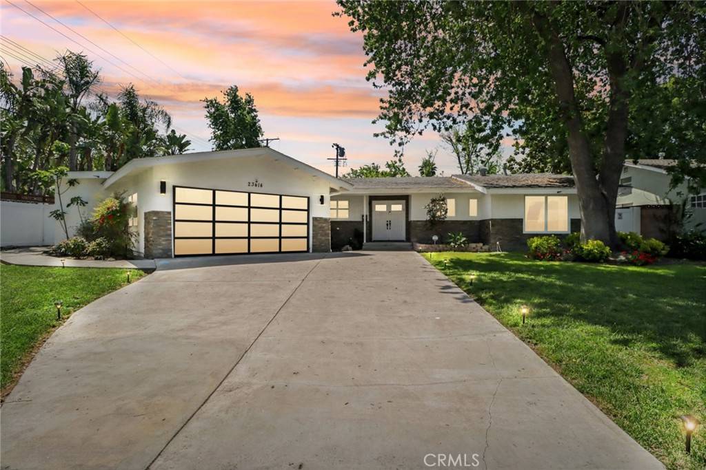 Woodland Hills, CA 91367,23414 Clarendon ST