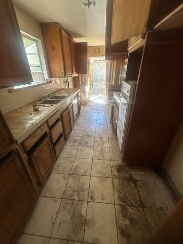Sylmar, CA 91342,11508 Fenton AVE