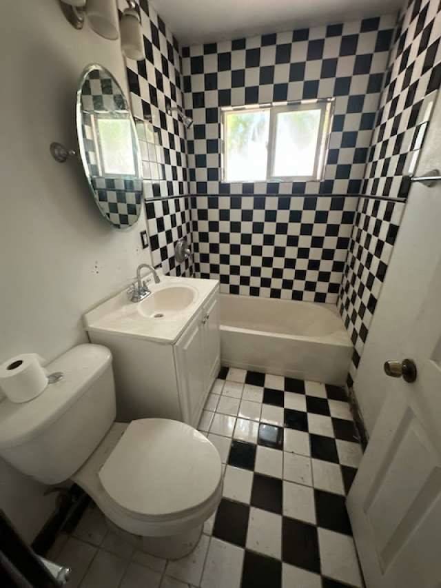 Sylmar, CA 91342,11508 Fenton AVE