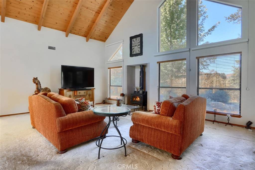 Mariposa, CA 95338,4644 Bridgeport DR