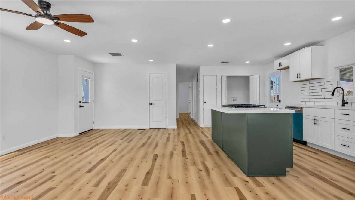 Thousand Palms, CA 92276,73250 Colonial DR