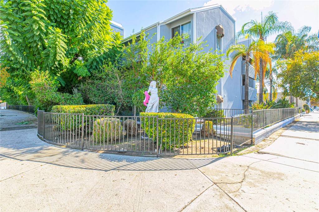 Winnetka, CA 91306,7640 Oso AVE #210