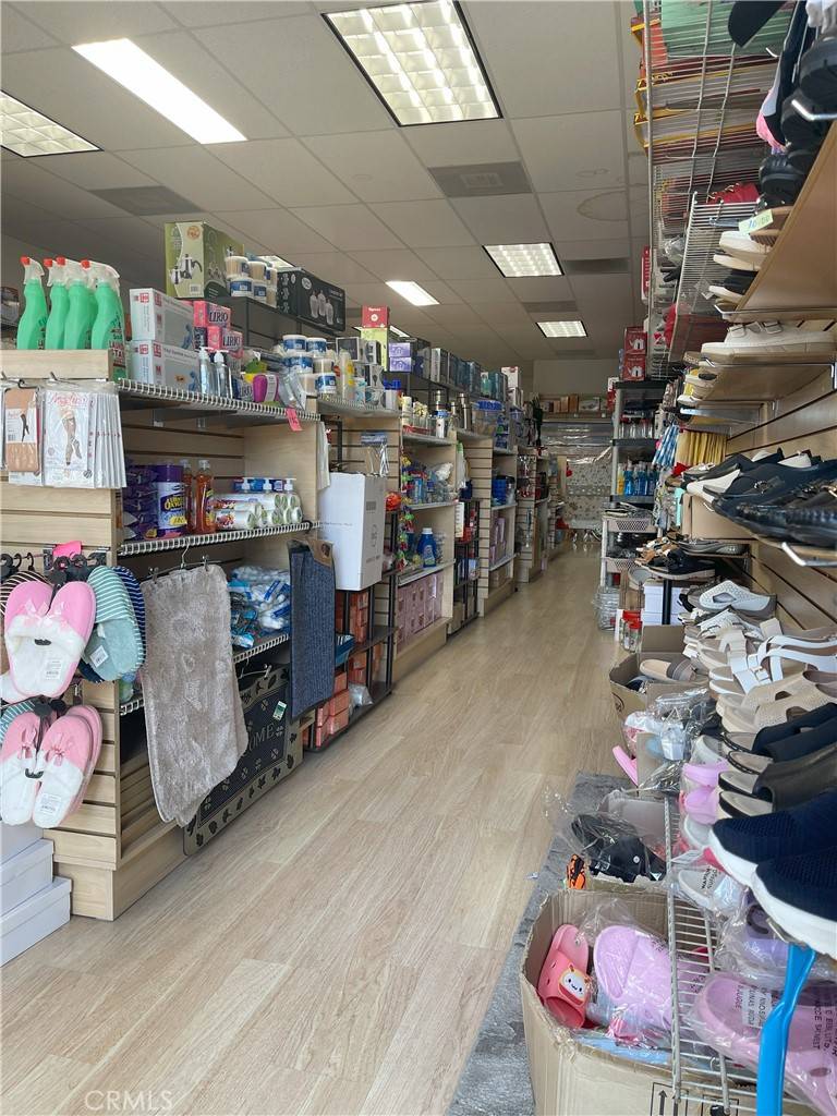Burbank, CA 91502,912 S Glenoaks blvd