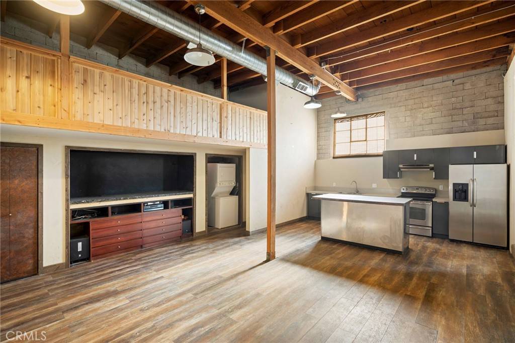 Sierra Madre, CA 91024,50 Montecito CT #1/2