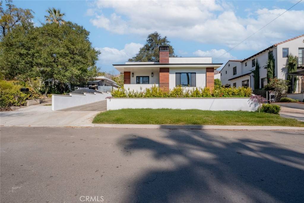 Sierra Madre, CA 91024,421 Mariposa AVE
