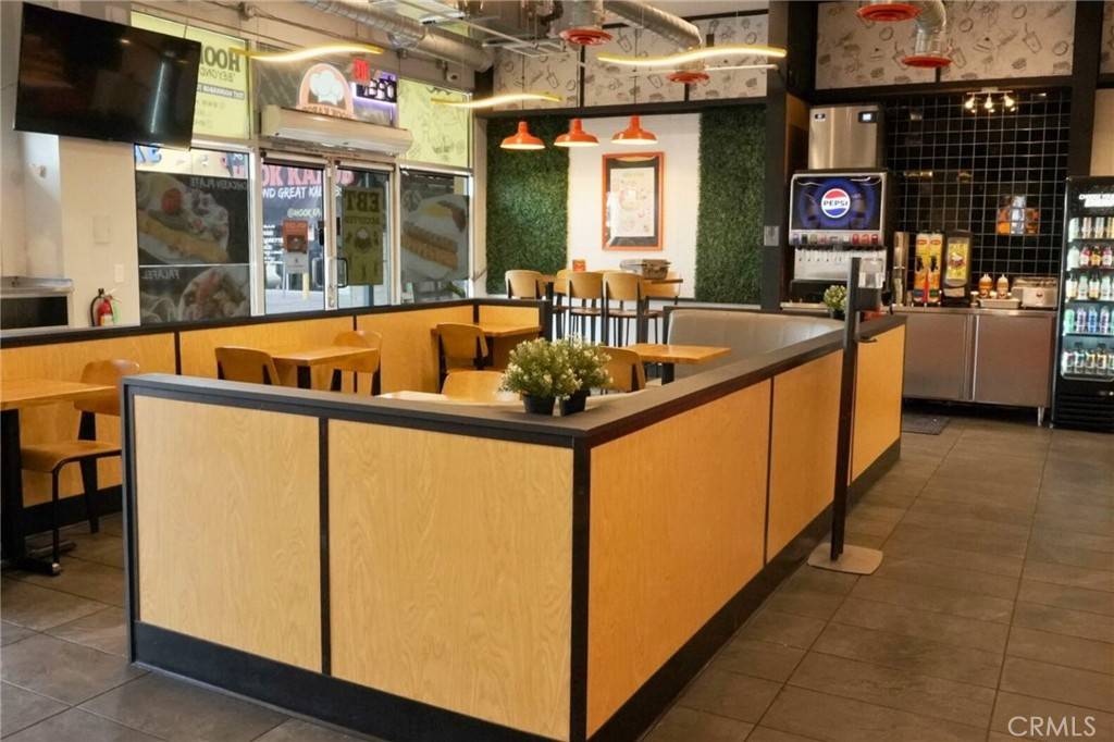 Van Nuys, CA 91406,7600 Balboa Blvd #109
