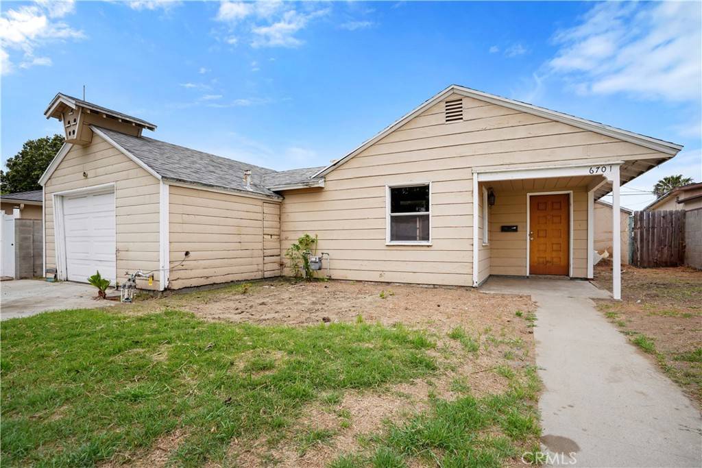 Van Nuys, CA 91405,6701 Matilija AVE