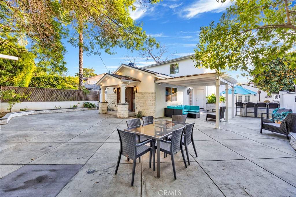 Studio City, CA 91604,3815 Laurel Canyon BLVD