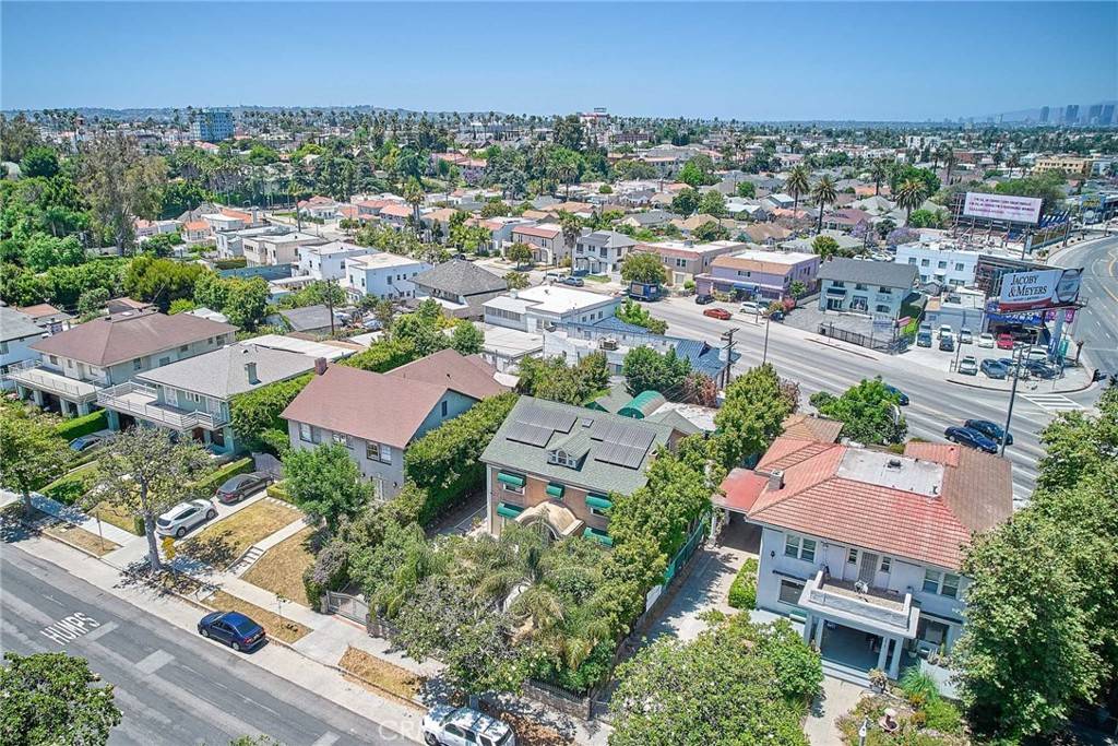 Los Angeles, CA 90019,1023 S Wilton PL