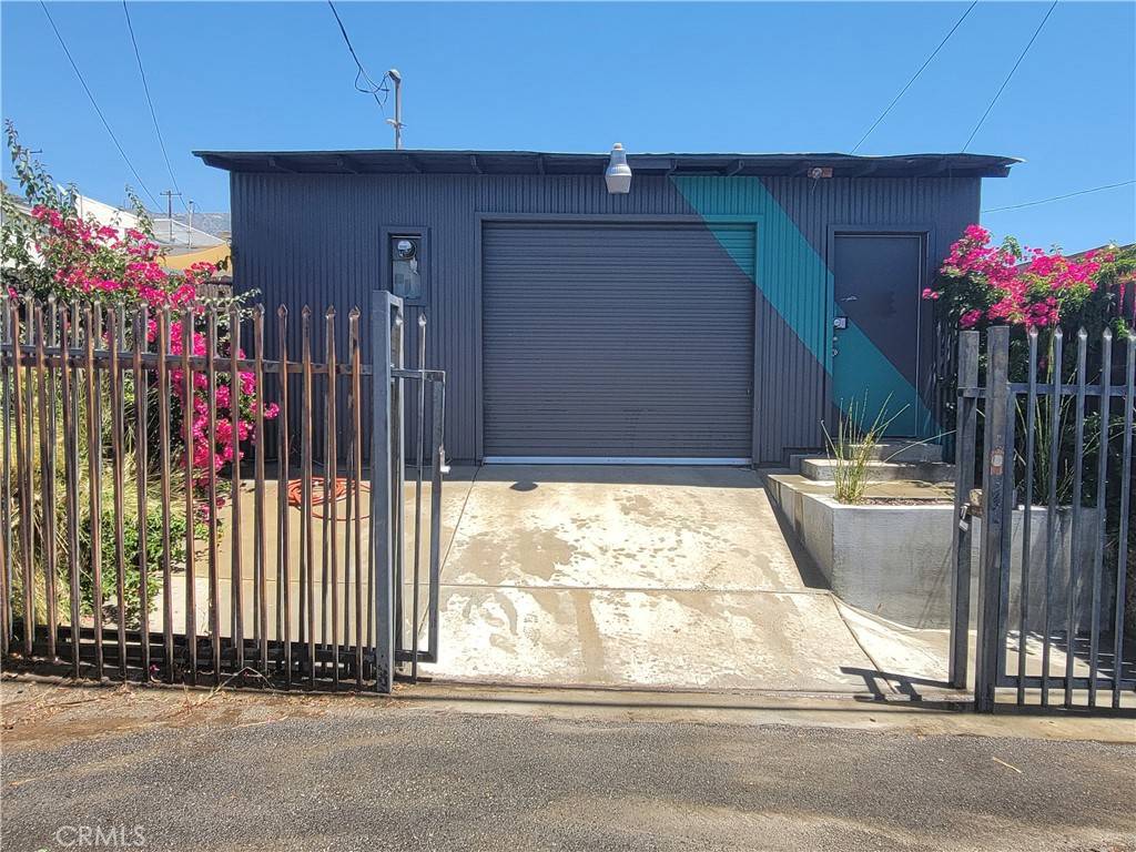 Tujunga, CA 91042,9939 Commerce AVE