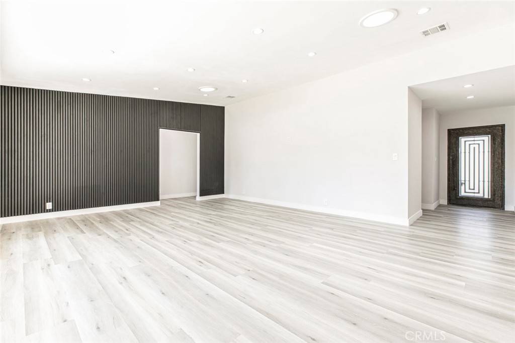Northridge, CA 91325,17646 Raymer ST