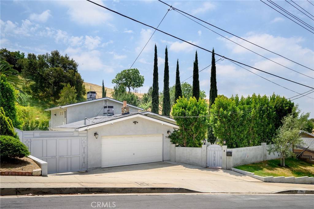 Sun Valley, CA 91352,7980 Hollywood Way