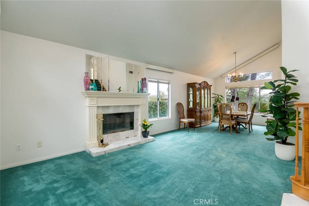 Saugus, CA 91350,21714 Agajanian LN